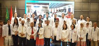 Kementerian Kependudukan dan Pembangunan Keluarga (Kemendukbangga) dan Kementrian Kesehatan (Kemenkes) Serahkan Sertifikat Kompetensi Vasektomi Tanpa Pisau untuk Tingkatkan Layanan Kesehatan Reproduksi Pria